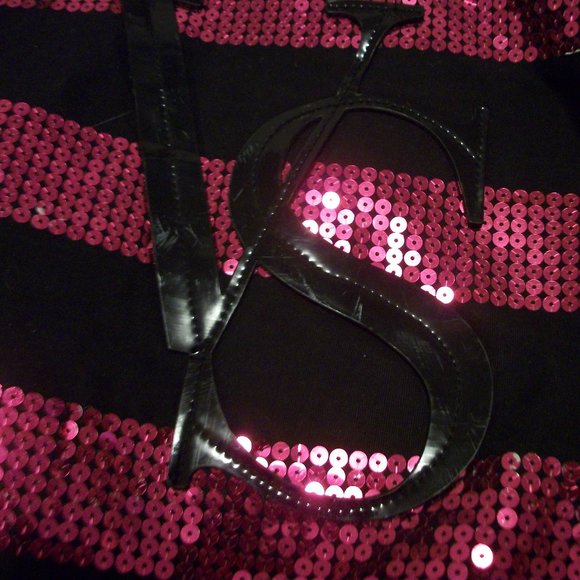 VICTORIAS SECRET SEQUIsNED LG OVERNIGHT BAG - Picture 3 of 7